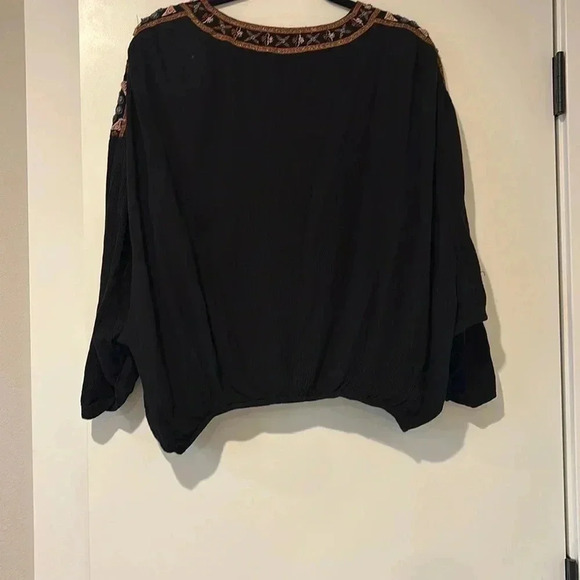 Free People Black V-neck Dolman Sleeve Blouse with 3/4 Sleeves - Small - Picture 3 of 6